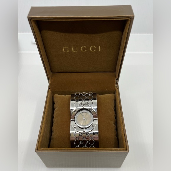 Gucci Twirl Stainless Steel Bangle Bracelet Watch - Picture 2 of 12